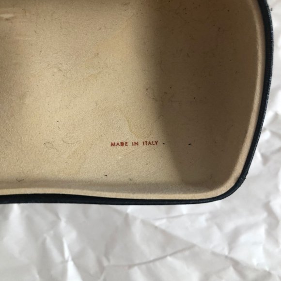 CHANEL brown wraparound sunglasses with hardshell carrying case - Picture 15 of 17